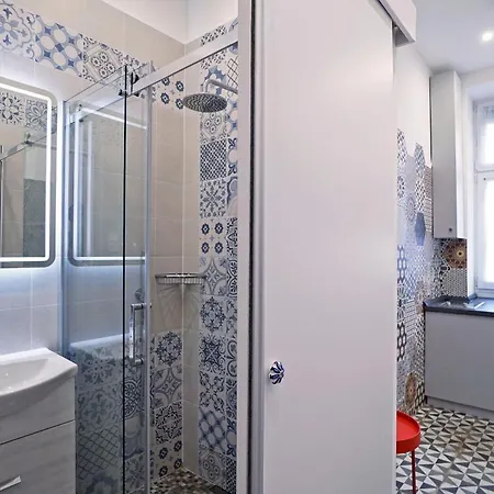 K03 Elitehost Kis Diofa * Boedapest