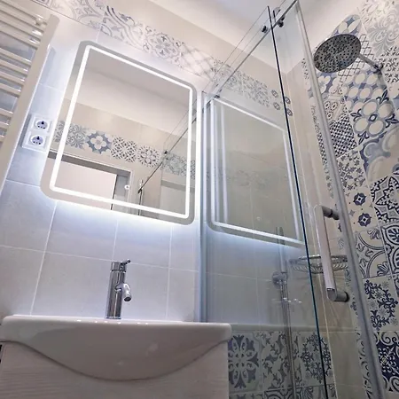 K03 Elitehost Kis Diofa Appartement